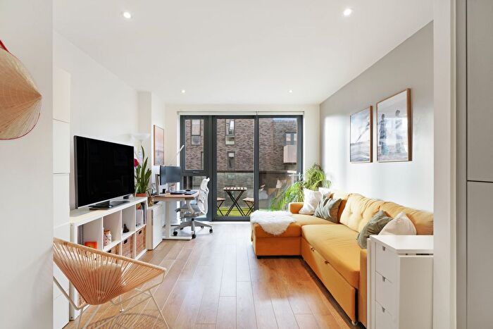 1 Bedroom Flat To Rent In Bermuda Way, Stepney Green, E1