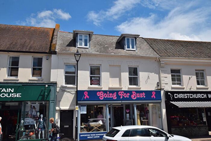 2 Bedroom Maisonette To Rent In High Street, Christchurch, Dorset., BH23
