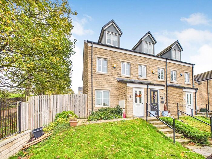 3 Bedroom Town House For Sale In Little Cote View, Thackley, Bradford, BD10