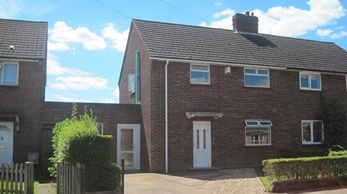 3 Bedroom Semi-Detached House To Rent In Duches Road, Bedford, MK42