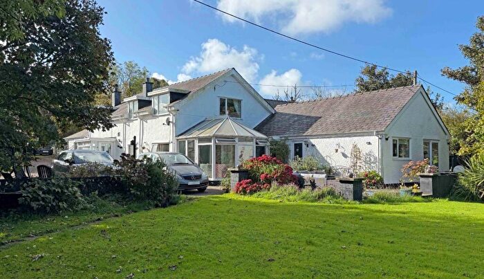 5 Bedroom Link Detached House For Sale In Llanddona, Beaumaris, Isle Of Anglesey, LL58