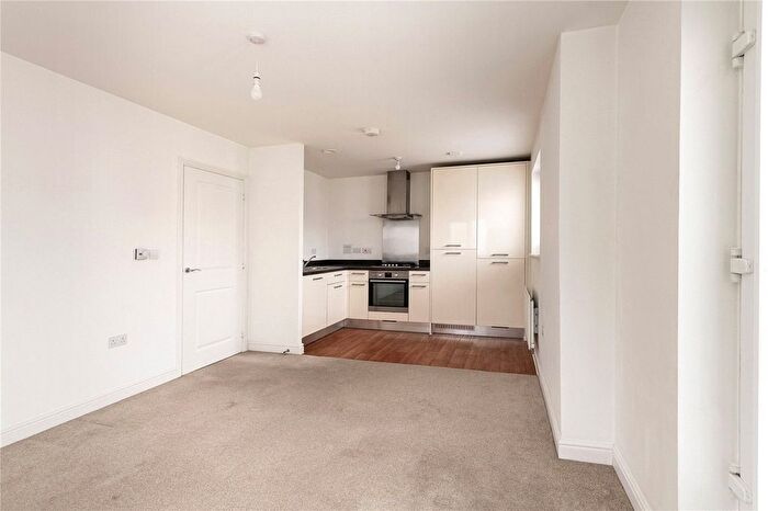 2 Bedroom Flat For Sale In Bristol Close, Sittingbourne, Kent, ME10