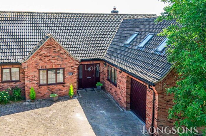 4 Bedroom Chalet For Sale In The Street, Gooderstone, PE33