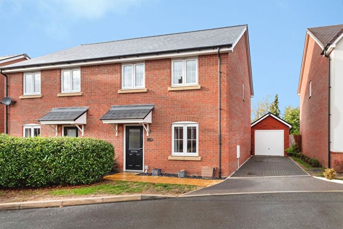 3 Bedroom Semi-Detached House For Sale In Winters Way, Steeple Claydon, Buckingham, MK18
