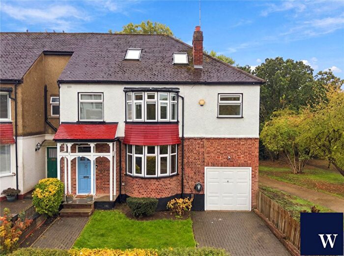 6 Bedroom Semi-Detached House For Sale In Windsor Road, Finchley, London, United Kingdom, N3