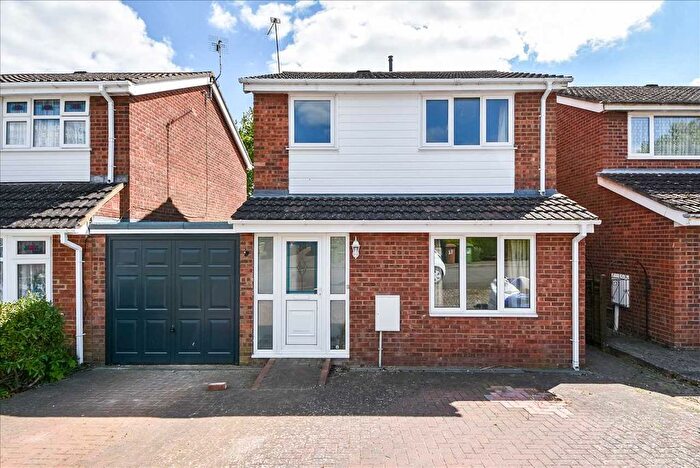 3 Bedroom Detached House To Rent In Tewkesbury Close, Wellingborough, NN8