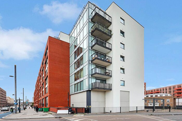 2 Bedroom Penthouse For Sale In The Lock Building, Stratford, E15