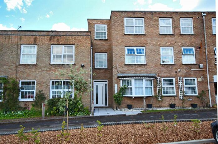 2 Bedroom Apartment To Rent In Southampton Road, Lymington, SO41