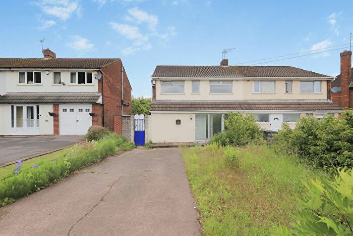 3 Bedroom Semi-Detached House For Sale In Shaw Road, Bilston, WV14