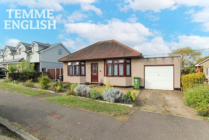 2 Bedroom Detached Bungalow For Sale In South Beech Avenue, Wickford, SS11