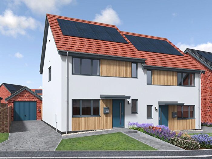 3 Bedroom Semi-Detached House For Sale In Swanton Drive, Dereham, NR20