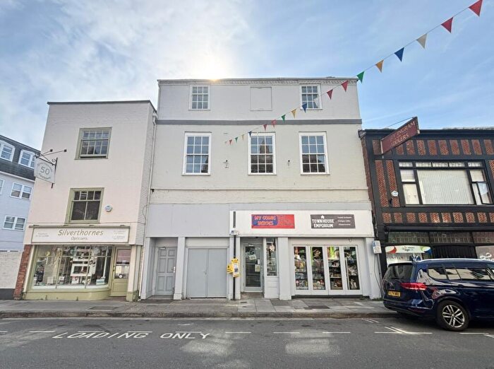 3 Bedroom Flat To Rent In Catherine Street, Salisbury, Wiltshire, SP1