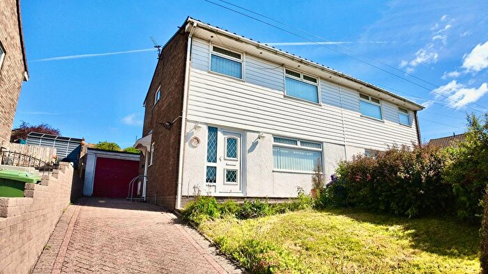 3 Bedroom Semi-Detached House For Sale In Waun Goch Road, Oakdale, NP12