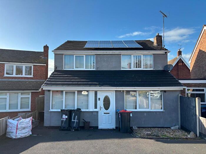 4 Bedroom Detached House To Rent In Hampton Close, Neston, CH64