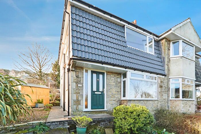 3 Bedroom Semi-Detached House For Sale In Calton Road, Keighley, BD21