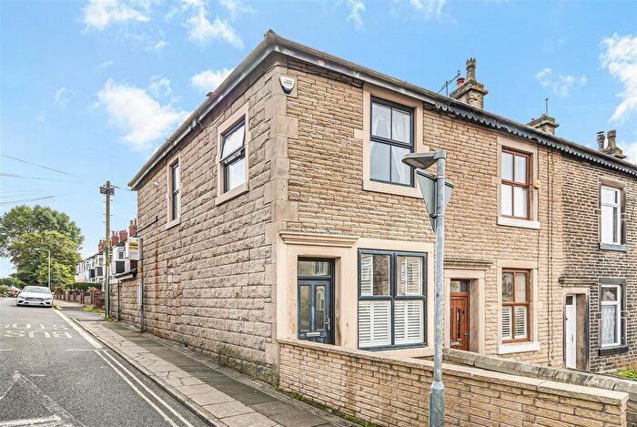 3 Bedroom End Of Terrace House For Sale In Peel Brow, Ramsbottom, Bury, BL0