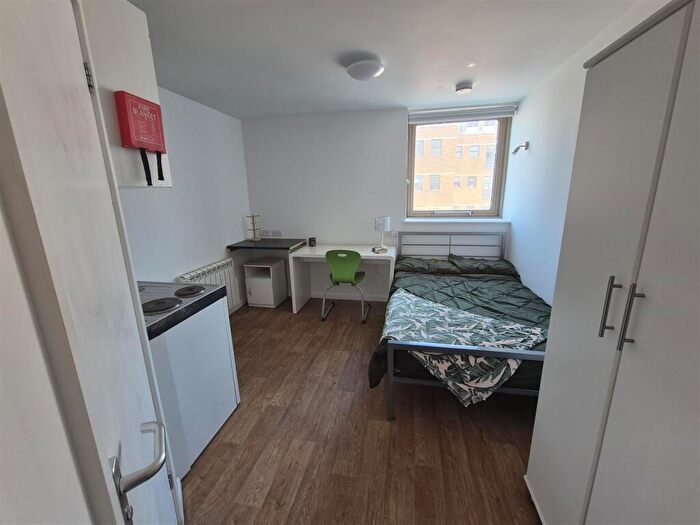 Studio To Rent In *bournemouth Studio Flats* - Studios Only £!, BH1