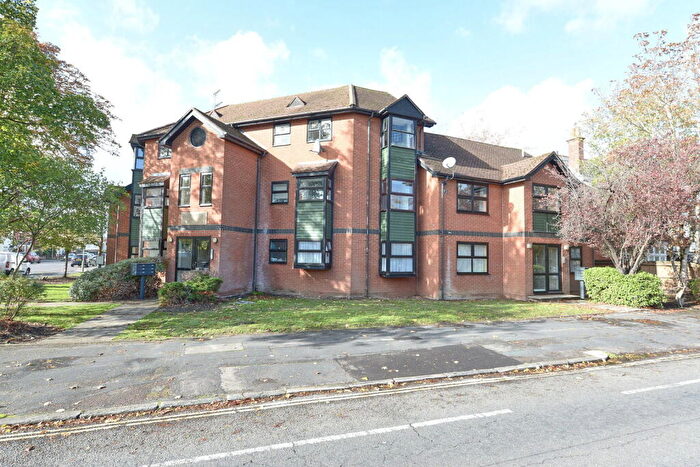 1 Bedroom Flat For Sale In Alexandra Road, Farnborough, GU14