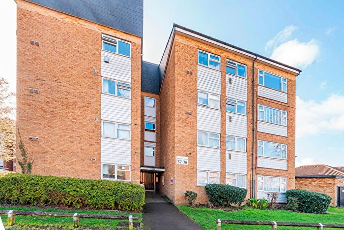 2 Bedroom Flat For Sale In Becketts Close, Feltham, TW14
