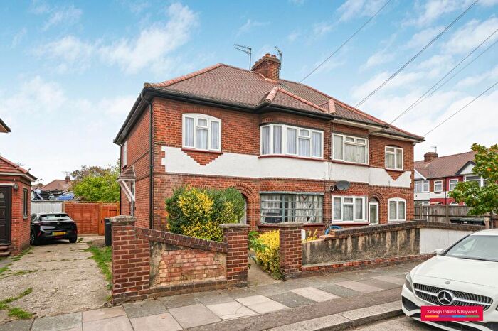2 Bedroom Flat To Rent In Ellanby Crescent, London, N18