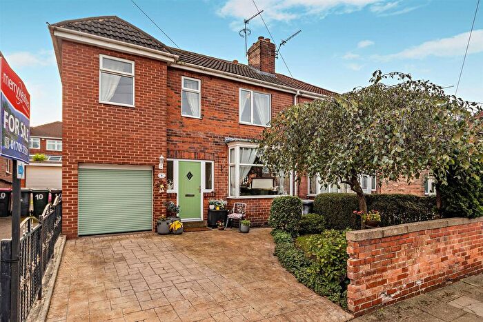 4 Bedroom Semi-Detached House For Sale In Harehills Road, Broom Valley, Rotherham., S60