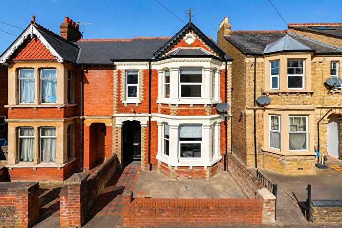 4 Bedroom Semi-Detached House For Sale In Bartlemas Road, East Oxford, OX4