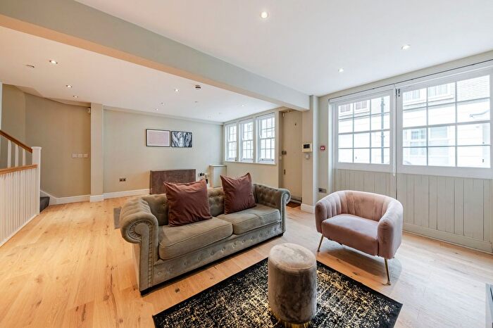 3 Bedroom Detached House For Sale In Harriet Walk, London, SW1X