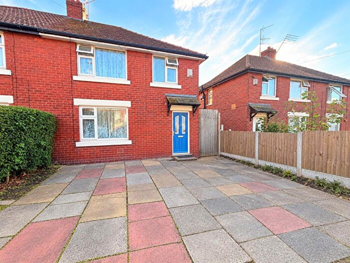 4 Bedroom Semi-Detached House For Sale In Palace Road, Ashton-Under-Lyne, OL6