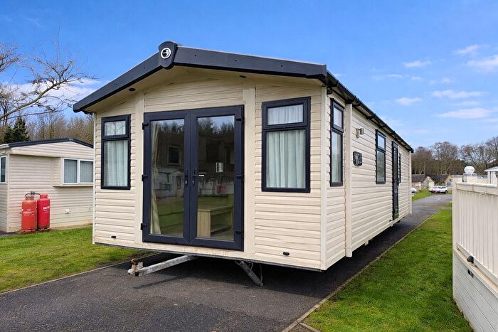 2 Bedroom Mobile/park Home For Sale In Castle Howard Station Road, Welburn, York, YO60