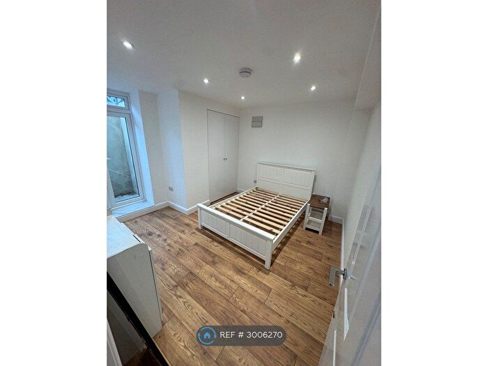 6 Bedroom Terraced House To Rent In Park Road, Dartford, DA1