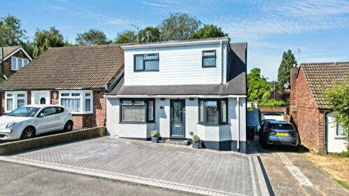 4 Bedroom Semi-Detached House For Sale In Chilton Drive Higham, Rochester, ME3