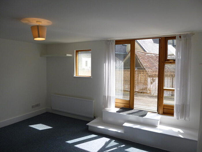 Apartment To Rent In Pump Corner, West Street, Dorking, Surrey, RH4