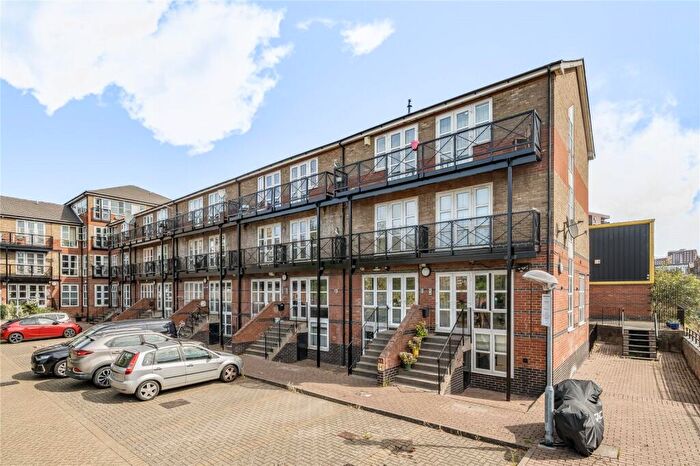 4 Bedroom House For Sale In Alphabet Square, Bow, London, E3