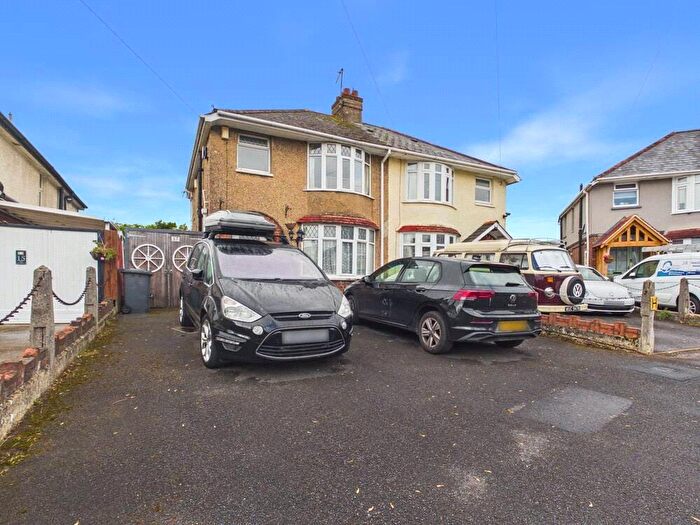 3 Bedroom Semi-Detached House For Sale In Collingbourne Road, Gloucester, Gloucestershire, GL4