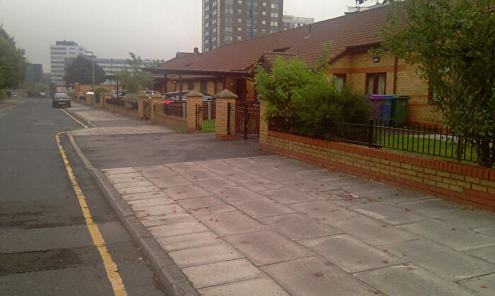 2 Bedroom Semi-Detached Bungalow To Rent In Midghall Street, Liverpool, L3