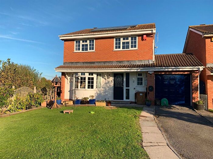 4 Bedroom Detached House For Sale In Magpie Close, Burnham-On-Sea, TA8