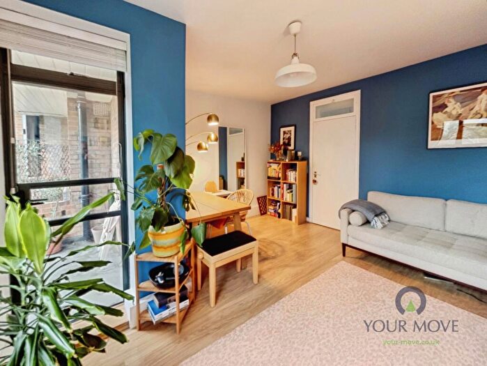 2 Bedroom Flat For Sale In Erlanger Road, London, SE14