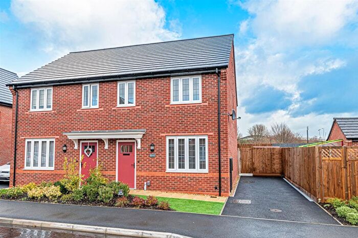 3 Bedroom Semi-Detached House To Rent In Witton Lake, Great Sankey, WA5