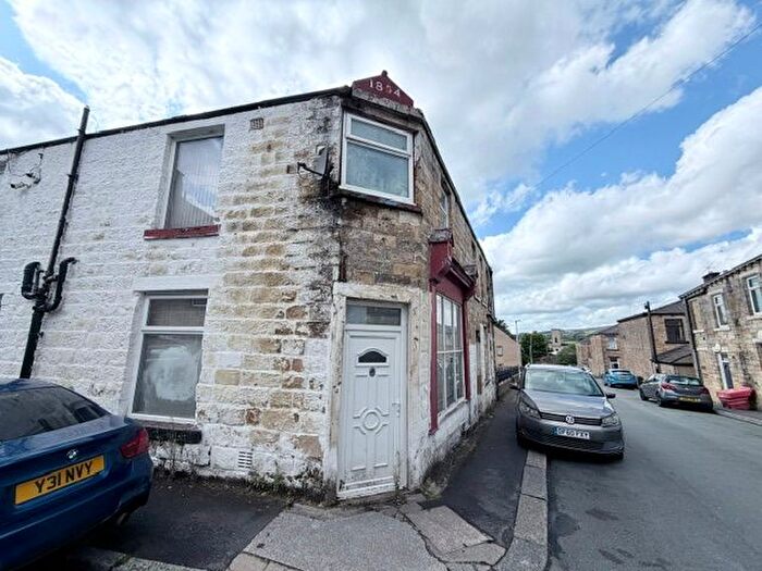 4 Bedroom End Of Terrace House For Sale In Bridge Street, Brierfield, BB9