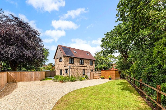 4 Bedroom Detached House For Sale In Farmers Walk, Everton, Lymington, Hampshire, SO41