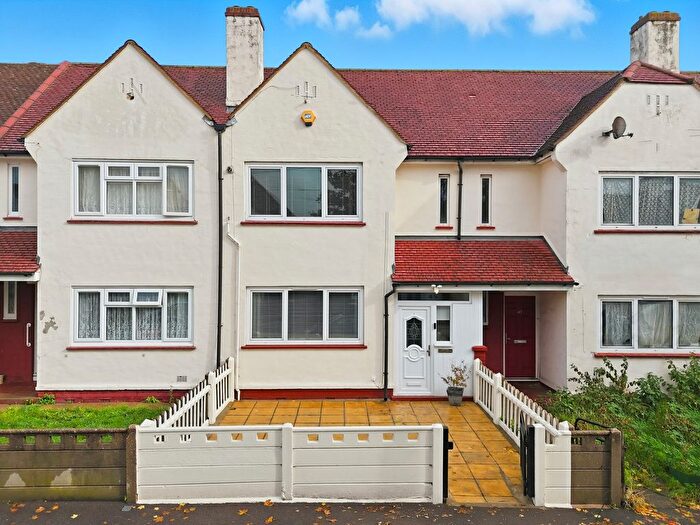 1 Bedroom Terraced House For Sale In Folkestone Road, East Ham, London, E6