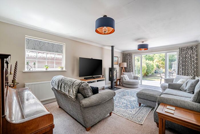 4 Bedroom Detached House For Sale In Briar Glen, Cookham, Maidenhead, SL6