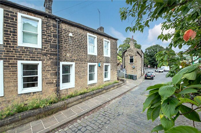 2 Bedroom Flat For Sale In Old Main Street, Bingley, West Yorkshire, BD16