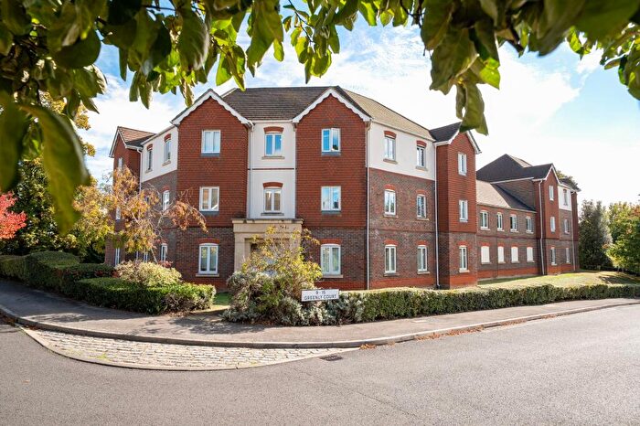2 Bedroom Flat For Sale In Denning Mead, Andover, SP10