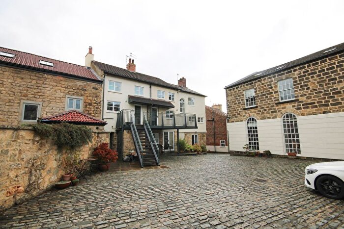 2 Bedroom Flat To Rent In Briggate, Knaresborough, HG5