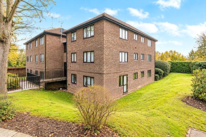 1 Bedroom Flat For Sale In Calluna Court, Woking, Surrey, GU22