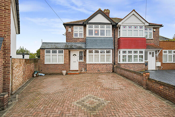 3 Bedroom Semi-Detached House For Sale In Edison Grove, Plumstead, Greenwich, SE18