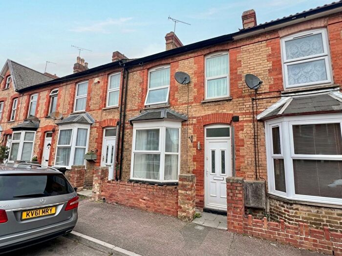 2 Bedroom Terraced House To Rent In George Street, Taunton, TA2