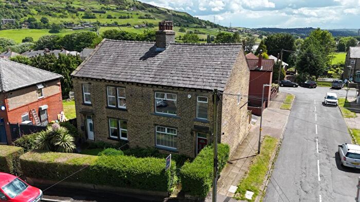 3 Bedroom Semi-Detached House For Sale In Beechwood Road, Holmfield, Halifax, Calderdale, HX2