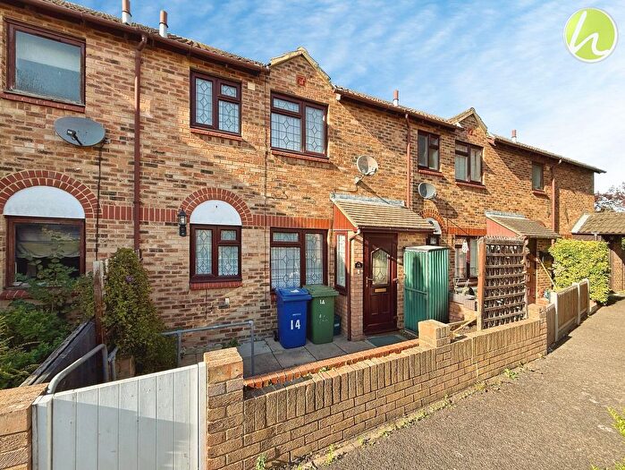 1 Bedroom Terraced House For Sale In St. Johns Way, Corringham, SS17